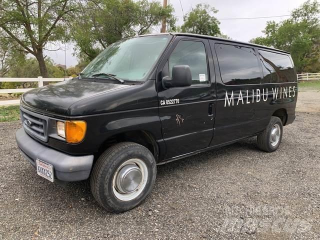 Ford E-350 Automobili