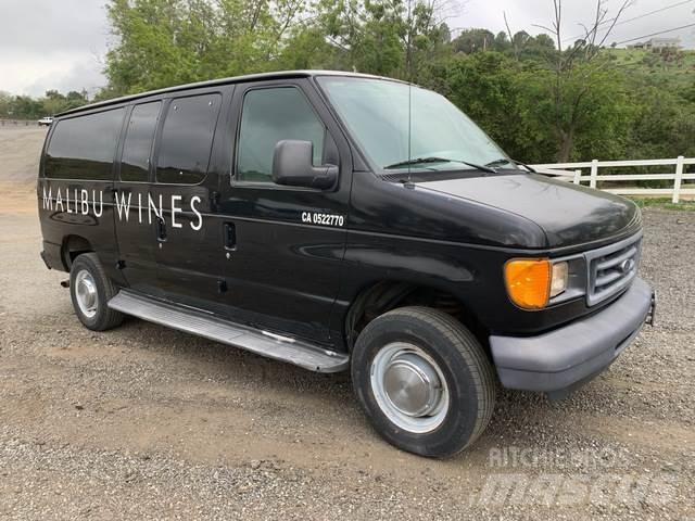 Ford E-350 Automobili