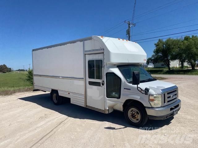 Ford E-350 Sanduk kombiji