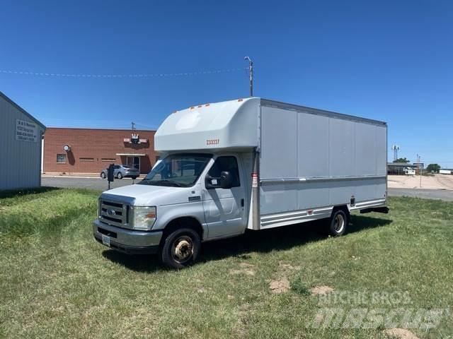 Ford E-350 Sanduk kombiji