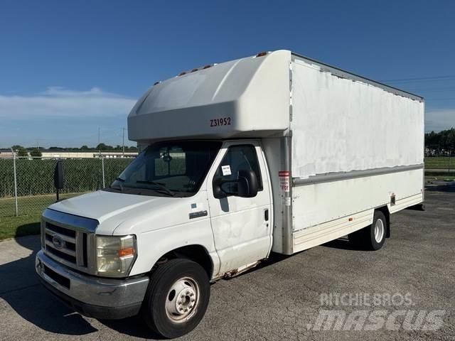 Ford E-350 Sanduk kombiji