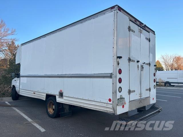 Ford E-350 Dostavna vozila / kombiji