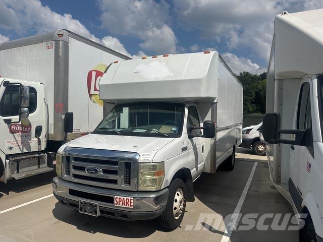 Ford E-350 Sanduk kombiji
