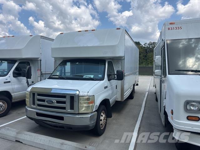Ford E-350 Sanduk kombiji