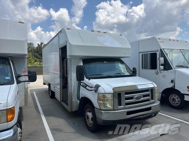 Ford E-350 Sanduk kombiji