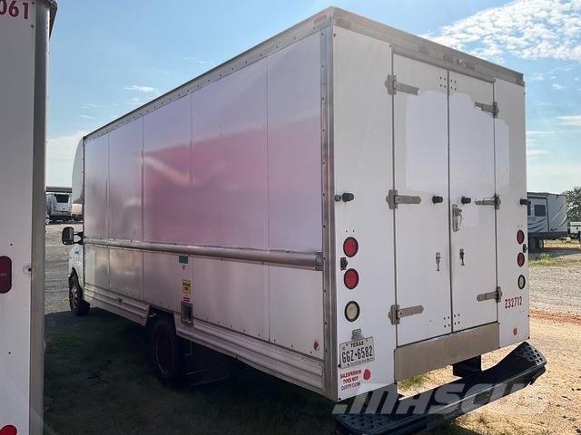 Ford E-350 Sanduk kombiji
