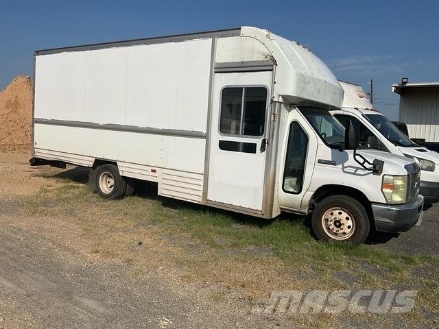Ford E-350 Sanduk kombiji