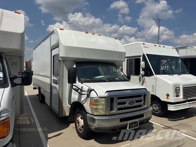 Ford E-350 Sanduk kombiji