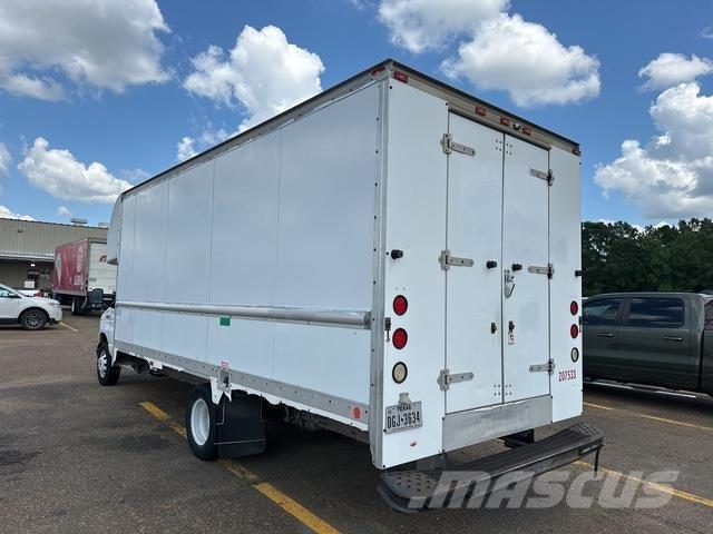 Ford E-350 Sanduk kombiji
