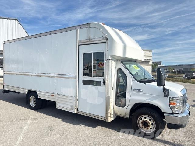 Ford E-350 Sanduk kombiji
