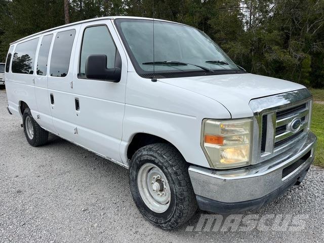 Ford E-350 Automobili