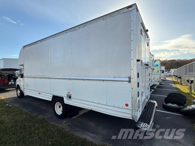 Ford E-350 Sanduk kombiji