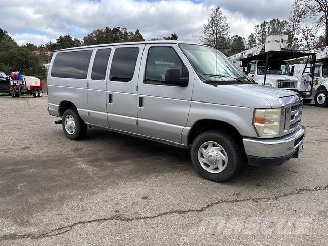 Ford E-350 Automobili