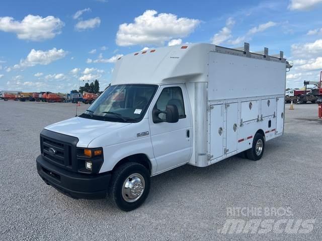 Ford E-450 Kiperi