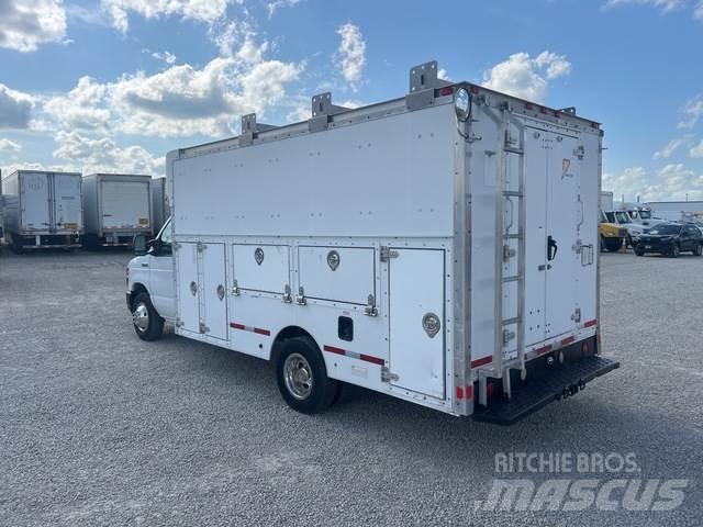 Ford E-450 Kiperi