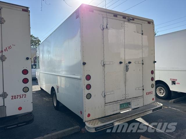 Ford Econoline Sanduk kombiji