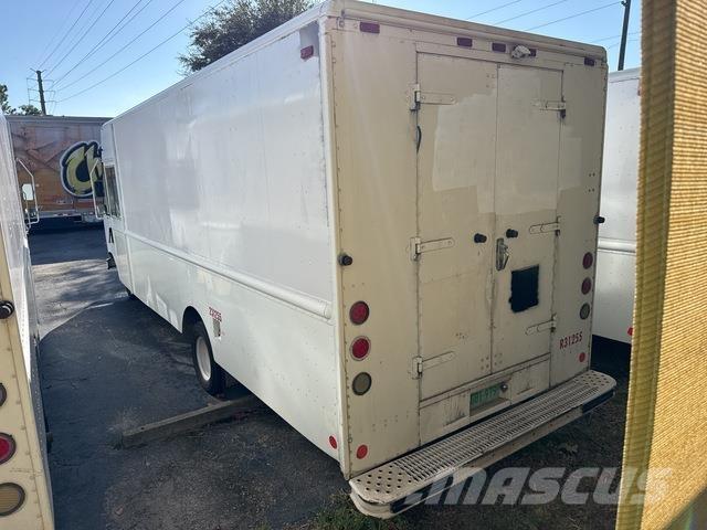 Ford Econoline Sanduk kombiji