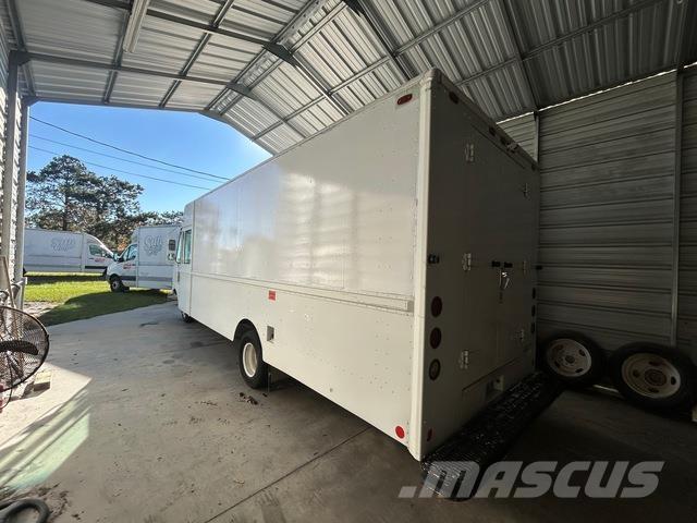 Ford Econoline Sanduk kombiji