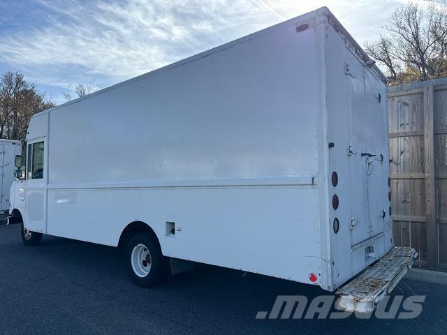 Ford Econoline Sanduk kombiji