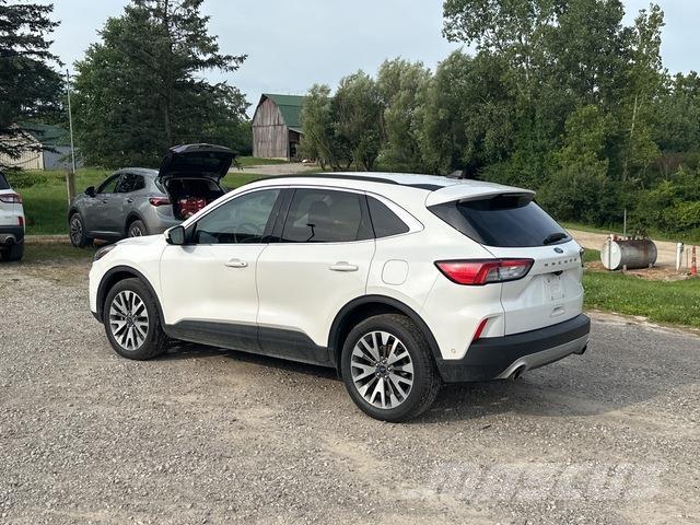Ford Escape Automobili