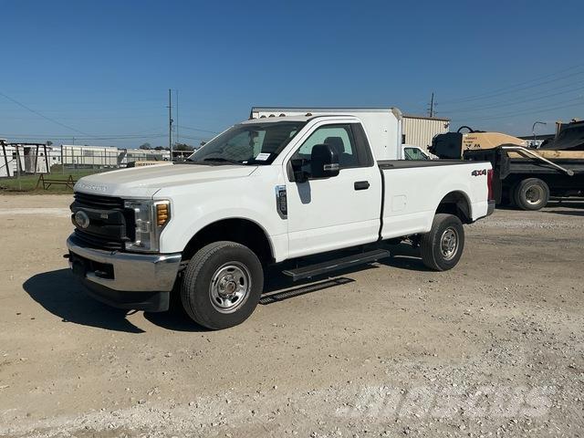 Ford F-350 Kiperi