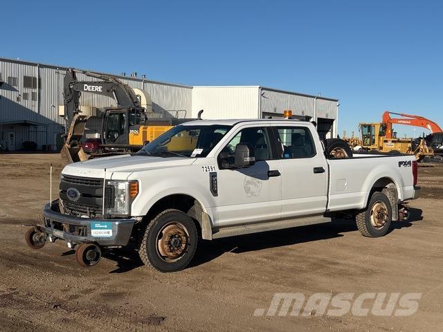 Ford F-350 Kiperi