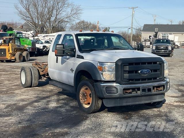 Ford F-550 Kabine i unutrašnjost