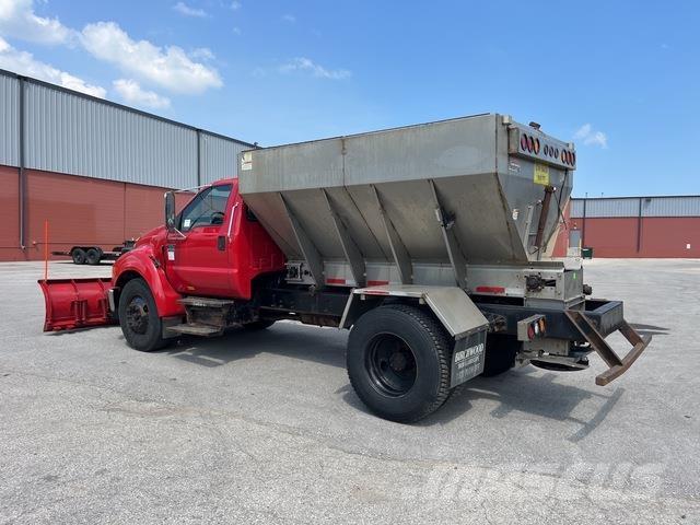 Ford F-650 Sniježne daske i  plugovi
