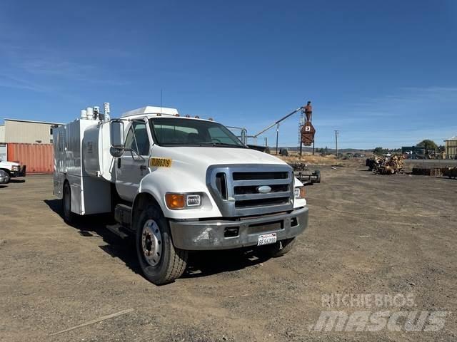 Ford F-750 Kamioni cisterne