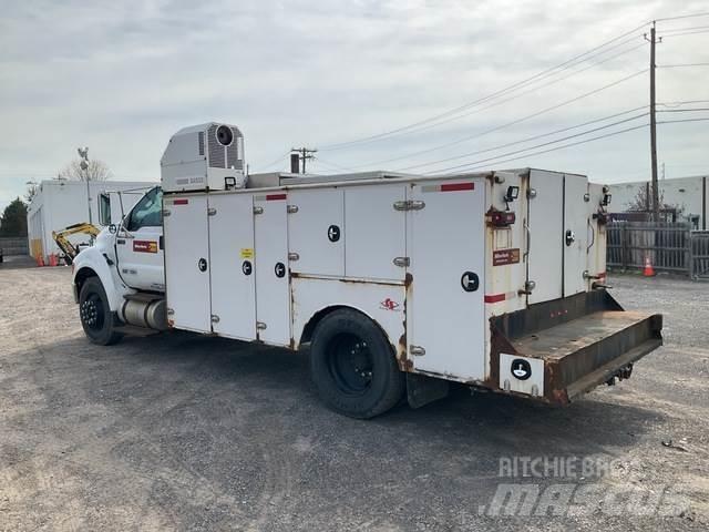 Ford F-750 Komunalna vozila