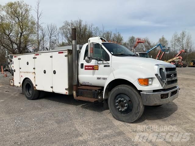 Ford F-750 Komunalna vozila