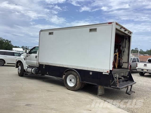 Ford F-750 Kamioni cisterne