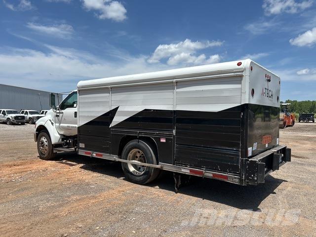 Ford F-750 Kamioni cisterne