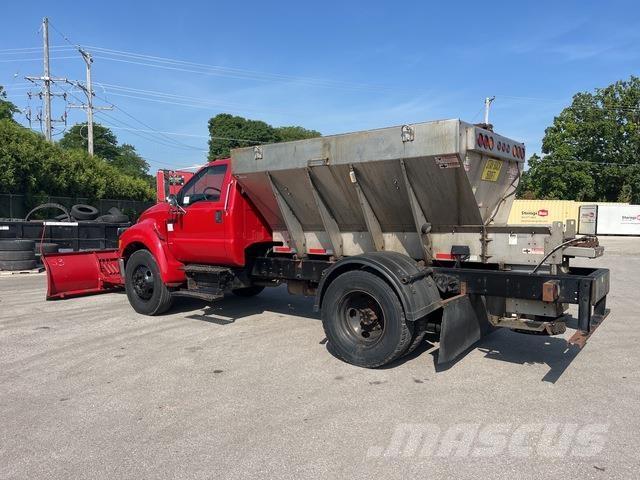 Ford F-750 Sniježne daske i  plugovi