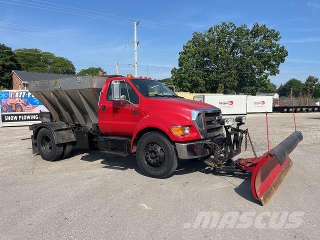Ford F-750 Sniježne daske i  plugovi