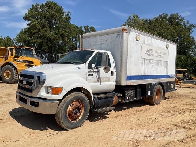 Ford F-750 Kamioni cisterne