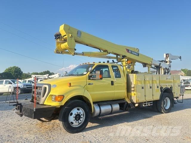 Ford F-750 Auto košare