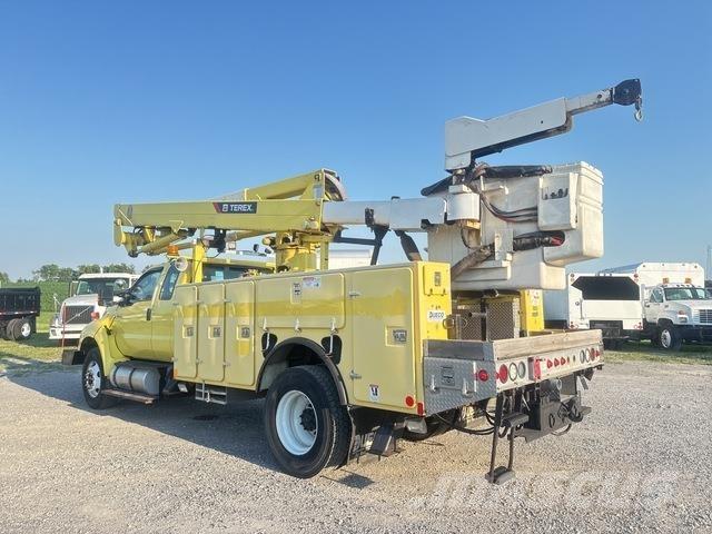 Ford F-750 Auto košare