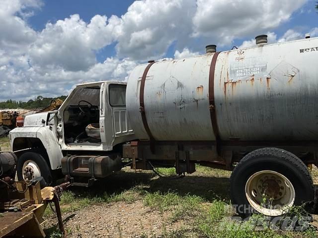 Ford F700 Kamioni cisterne