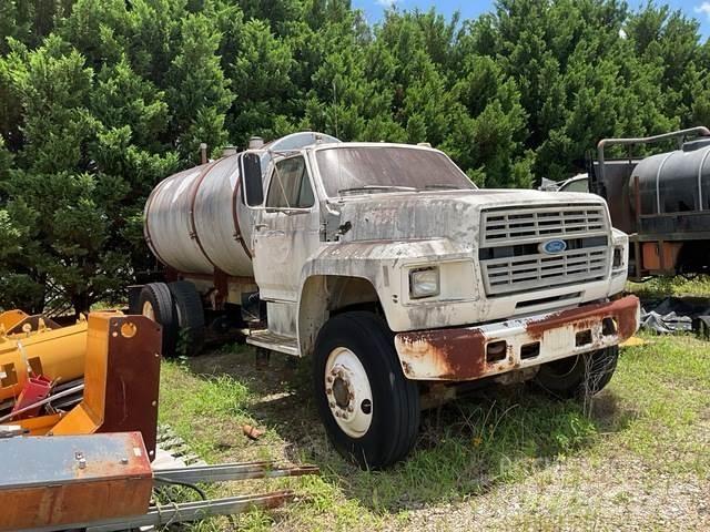 Ford F700 Kamioni cisterne