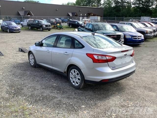 Ford Focus SE Automobili