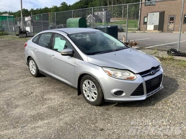 Ford Focus SE Automobili