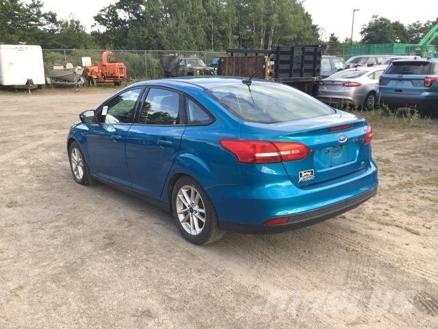 Ford Focus SE Automobili
