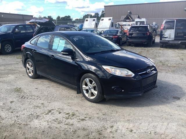 Ford Focus SE Automobili