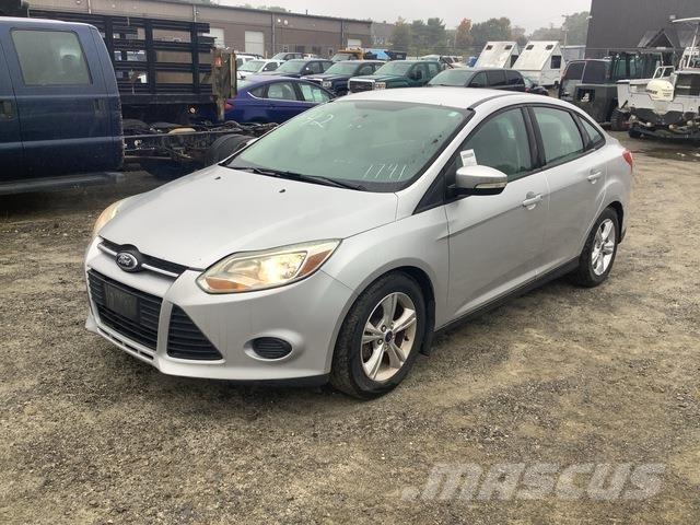 Ford Focus SE Automobili