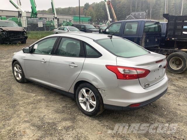 Ford Focus SE Automobili