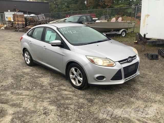 Ford Focus SE Automobili