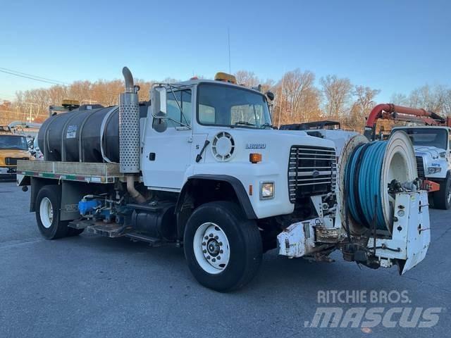 Ford L9000 Kombiji / vakuumski kamioni