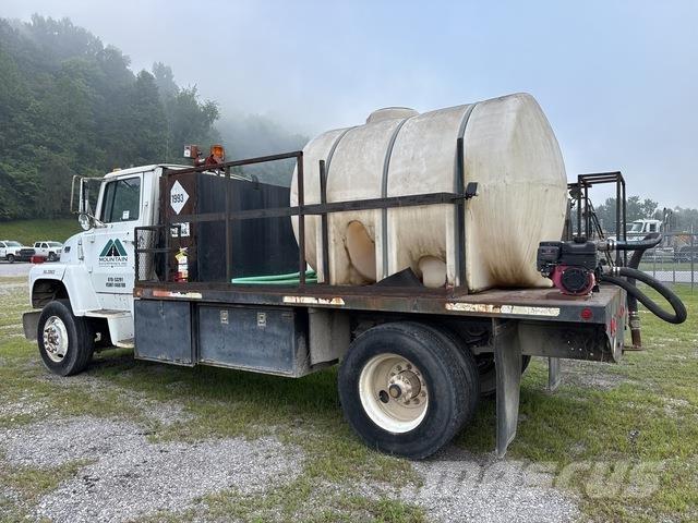 Ford LNT8000 Kamioni cisterne