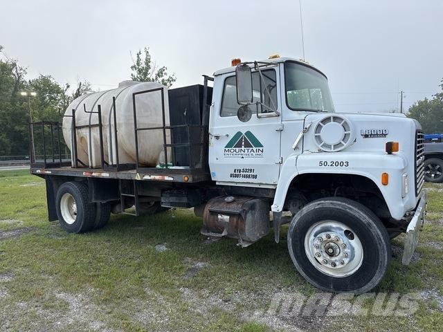 Ford LNT8000 Kamioni cisterne